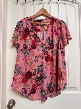 Torrid Harper Flutter Sleeve Pink Floral Blouse. Size 1 (1X 14-16)